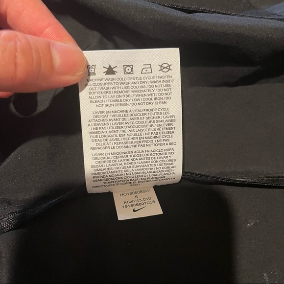 NIKE | Essential Flash Reflective Running Jacket | Size S | Black - Picture 7 of 7